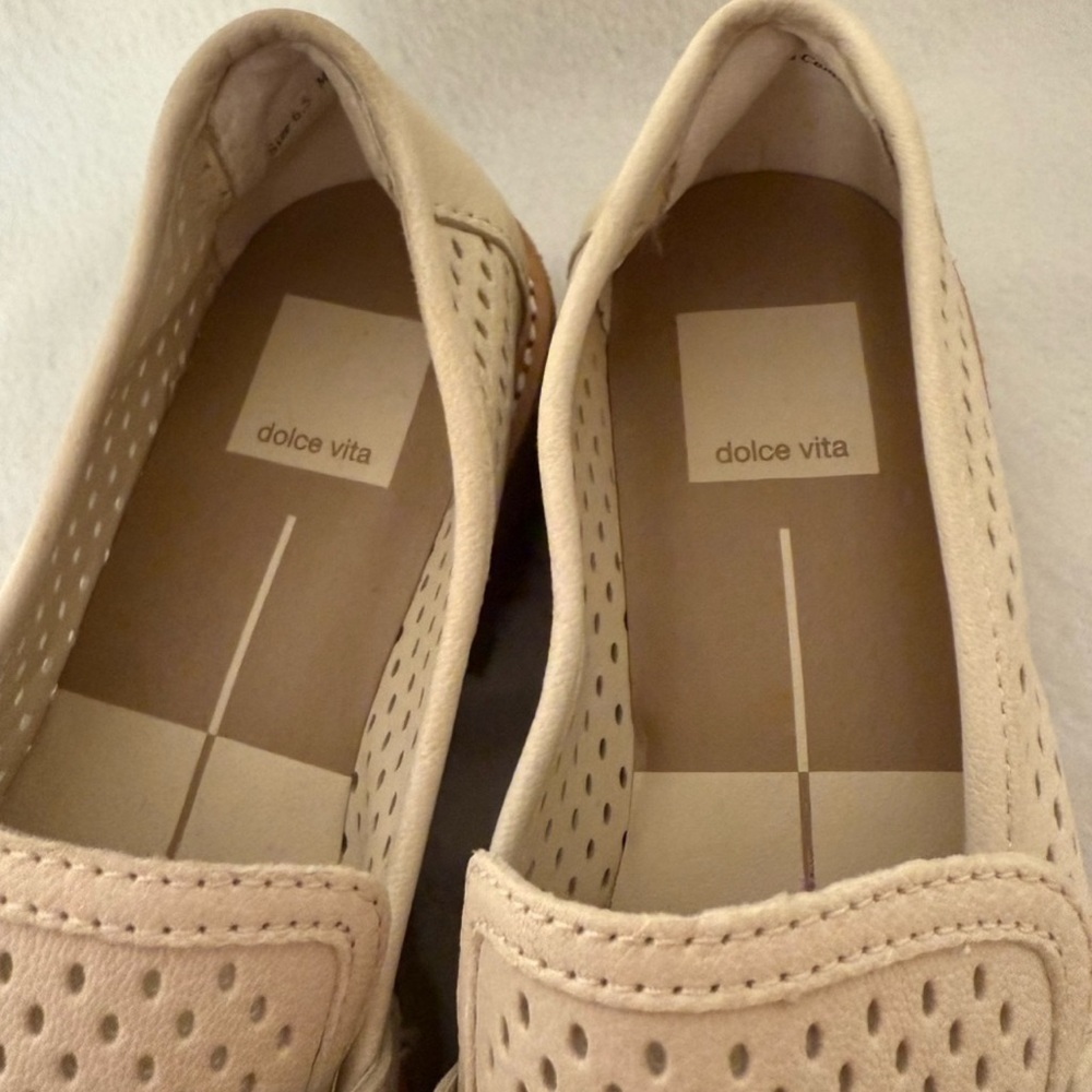 Dolce Vita Womens Chunky Penny Loafers Cream Size 6.5 NWOT - Picture 2 of 4
